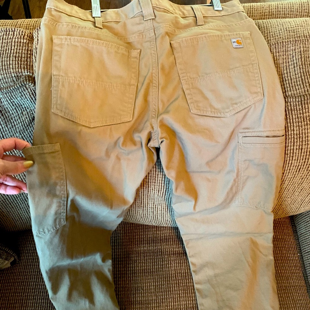 Womens Carhartt work pants style 102689 good condition 8 short never worn